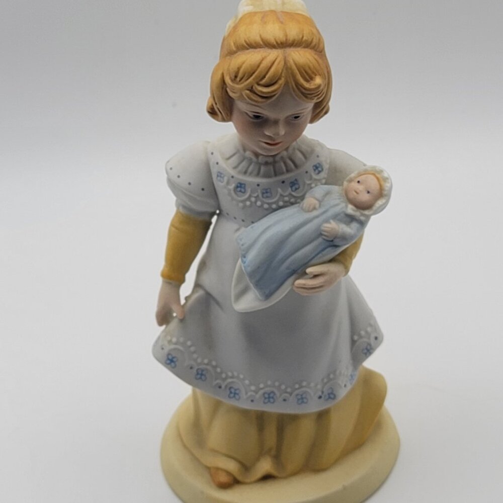Vintage A Mother's Love Figurine Exclusively Handcrafted for Avon 1981
